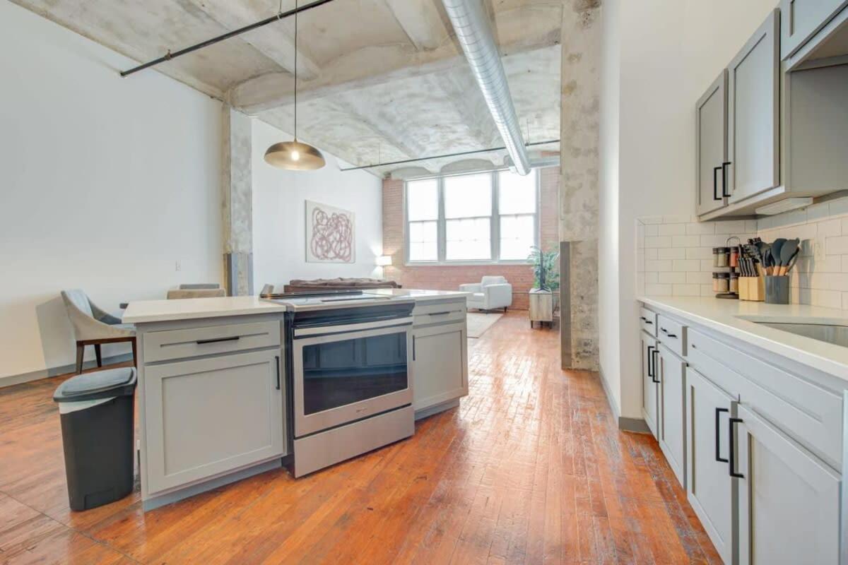 2Br 2Ba Spacious Historic Loft With Gym By Envitae Kansas City Eksteriør billede