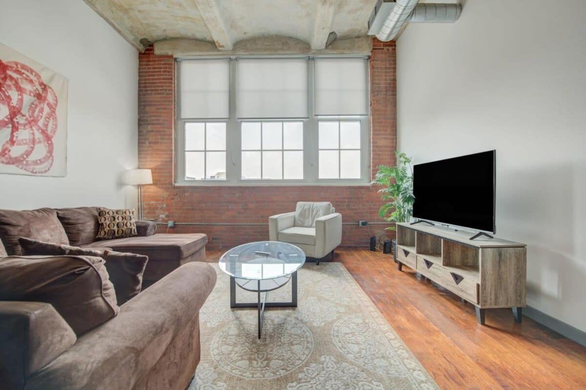 2Br 2Ba Spacious Historic Loft With Gym By Envitae Kansas City Eksteriør billede